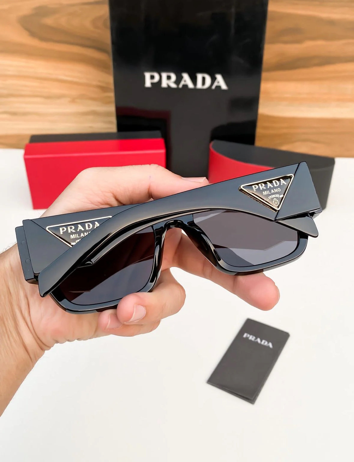 PRAD.A CELEBRITY EDITION SUNGLADS