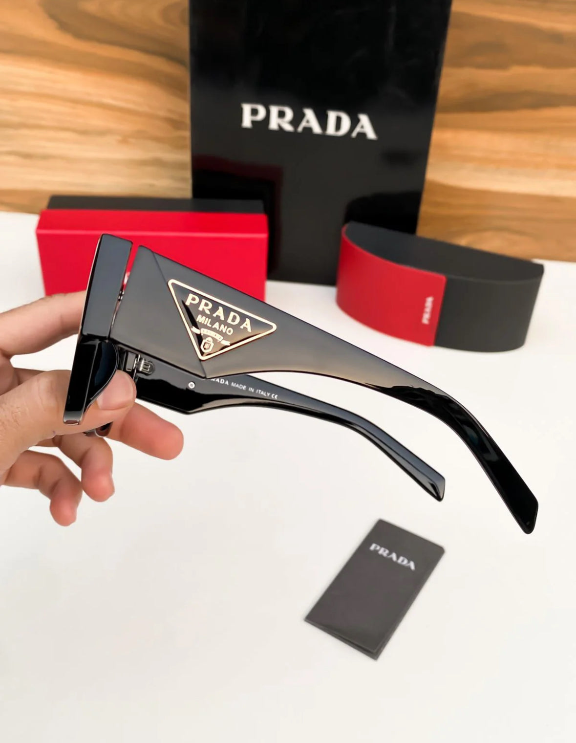 PRAD.A CELEBRITY EDITION SUNGLADS