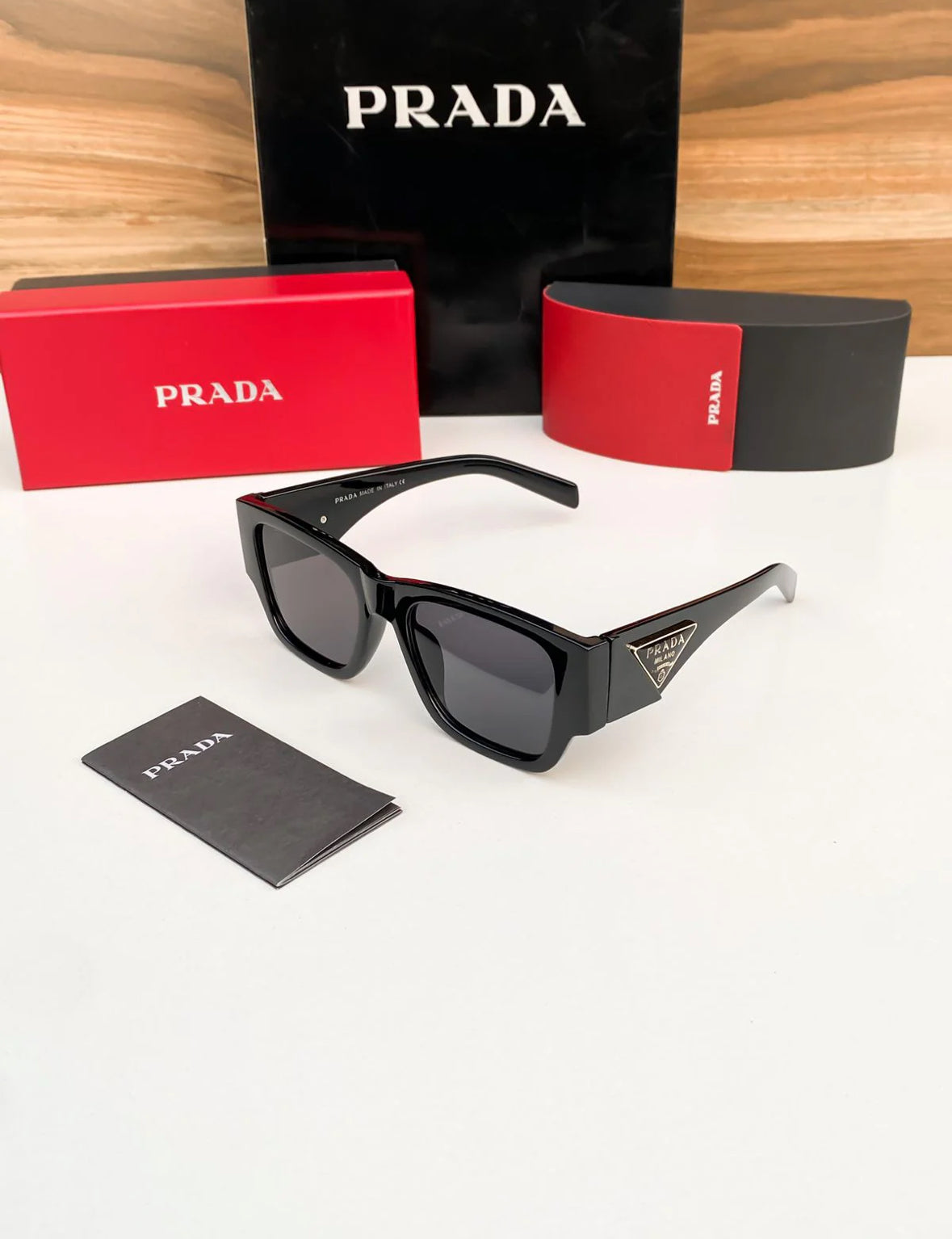 PRAD.A CELEBRITY EDITION SUNGLADS